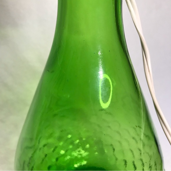 Vintage handmade repurposed glass bottle table lamp green grape half gallon - Picture 4 of 9